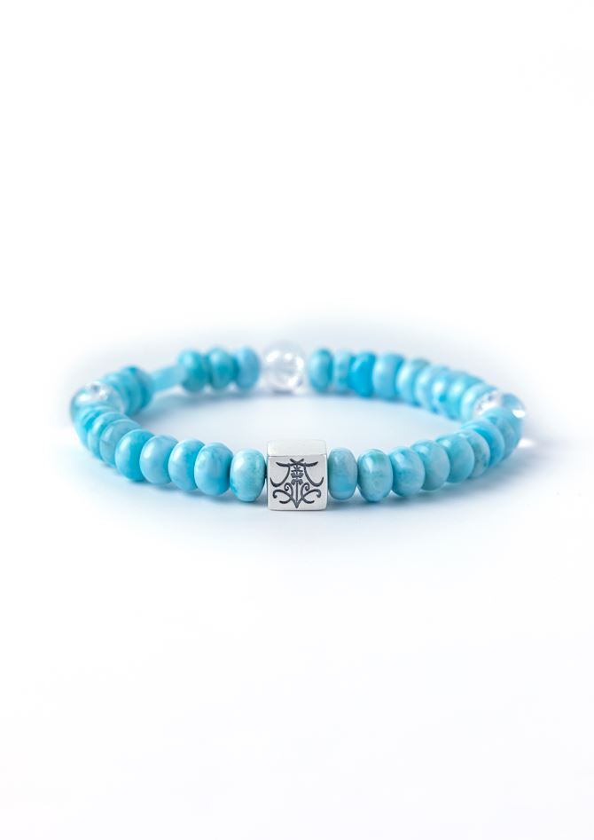 Unconditional Love - Original Chinese Feng Shui Lucky Bracelet Charms in Hong Kong made of Silver, Larimar and Himalayan crystal. Blessing For : Sooth Mood, Romantic relationships, Harmonious Relationships.